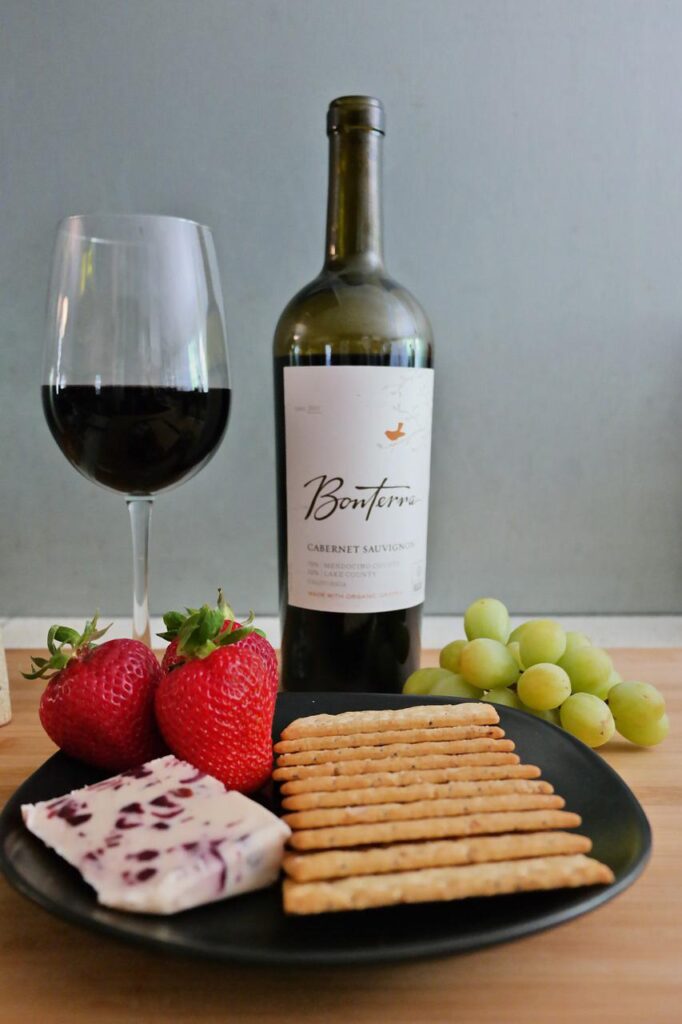 wine, cheese, fruit-1386999.jpg